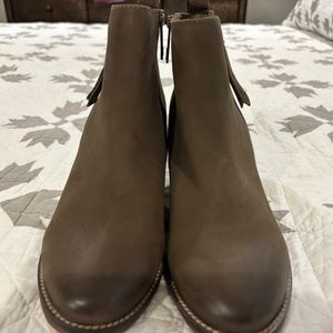 Olive Green NWOT Blondo Waterproof booties